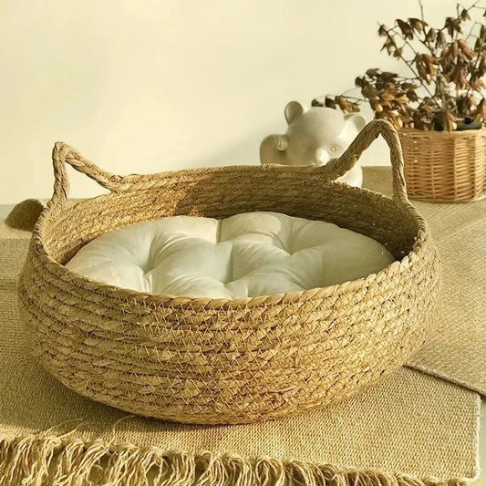 Purely natural woven cat bed