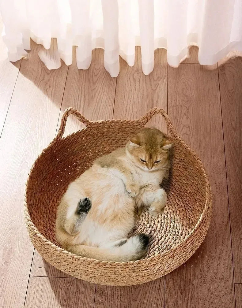 Purely natural woven cat bed
