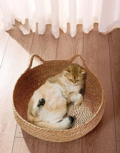 Purely natural woven cat bed